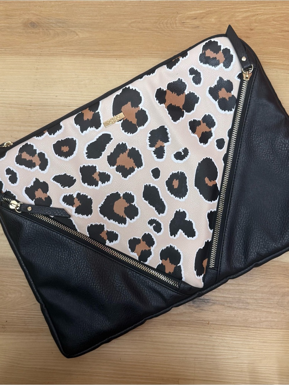 Leopard   Case Top Typo Laptop
Case 14 Inch Top ... Clutch - Black & Brown